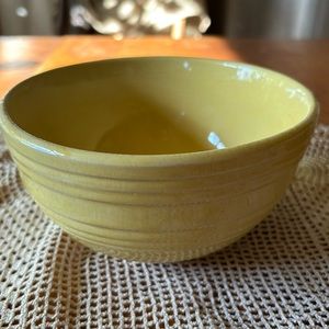 Vintage 1940’s/50’s McCoy USA Oven Proof pottery marked yellow 6” beehive bowl